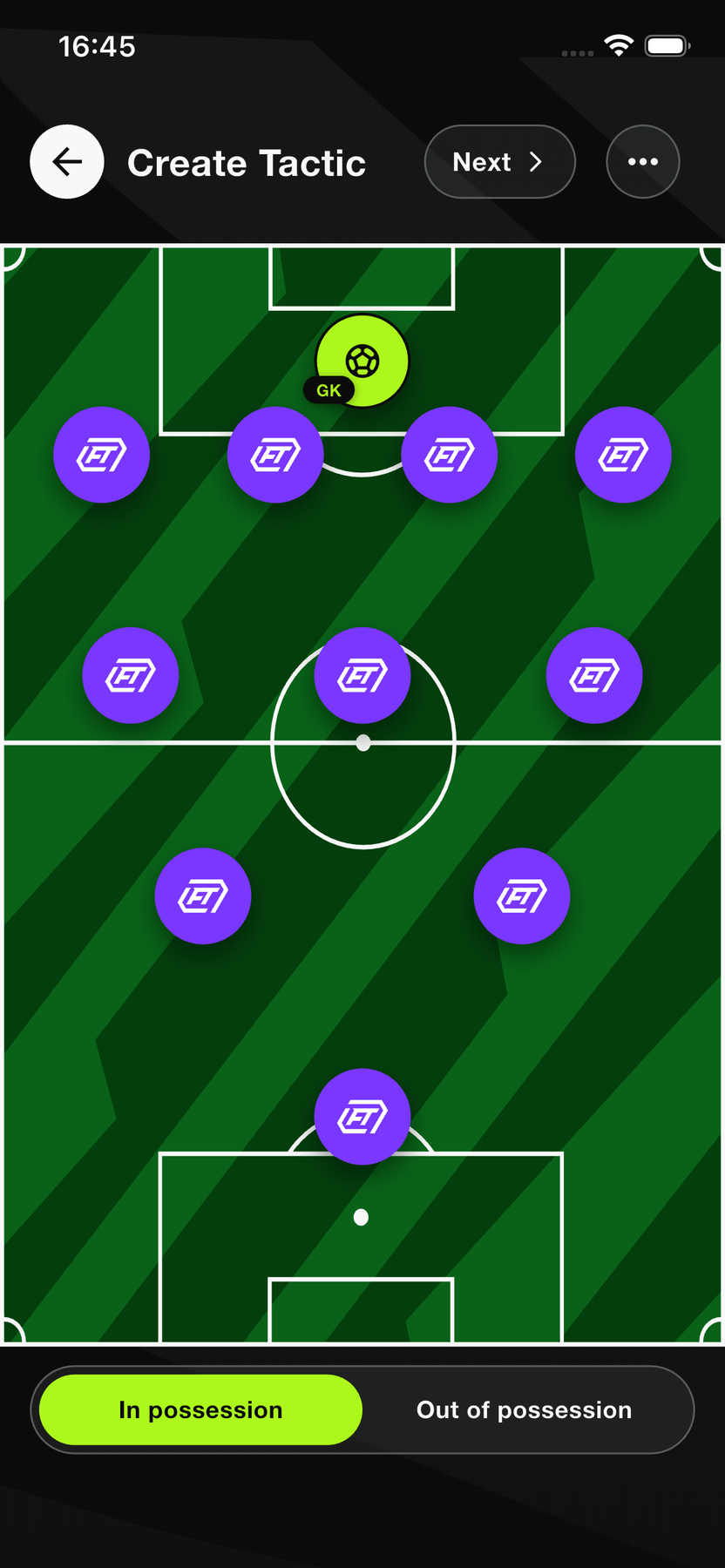 FT app formation builder showing player positions on a football pitch